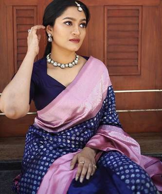 Blue silk blend banarasi saree with unstitched blouse piece 5