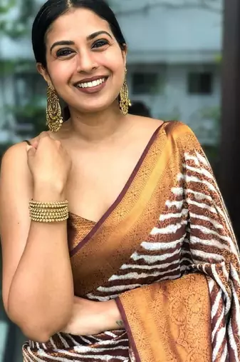 Copper white silk blend banarasi saree with unstitched blouse piece