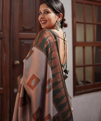 Grey green silk blend banarasi saree with unstitched blouse piece 3