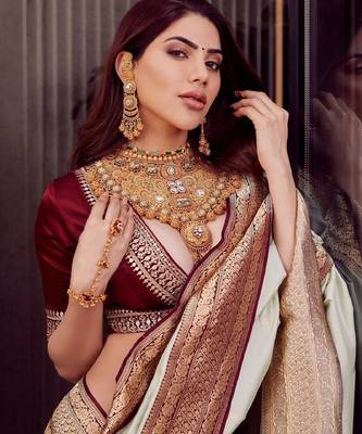 Pista maroon silk blend banarasi saree with unstitched blouse piece 2