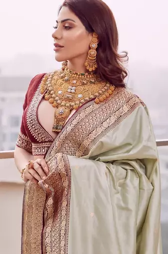 Pista maroon silk blend banarasi saree with unstitched blouse piece