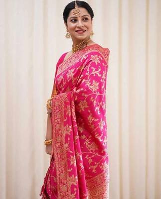 Pink silk blend banarasi saree with unstitched blouse piece 3