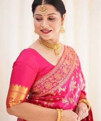 Pink silk blend banarasi saree with unstitched blouse piece 4
