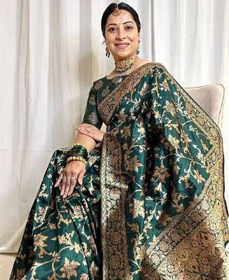 Green silk blend banarasi saree with unstitched blouse piece 1