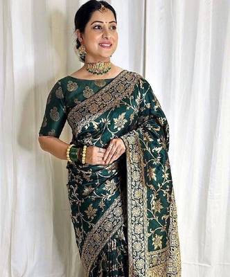 Green silk blend banarasi saree with unstitched blouse piece 3
