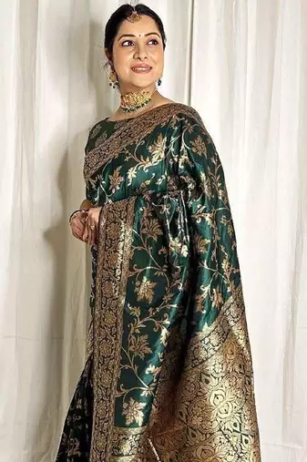 Green silk blend banarasi saree with unstitched blouse piece