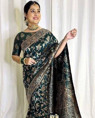 Green silk blend banarasi saree with unstitched blouse piece 5