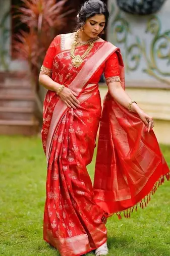 Red silk blend banarasi saree with unstitched blouse piece