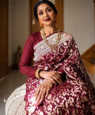 Maroon silk blend banarasi saree with unstitched blouse piece 3