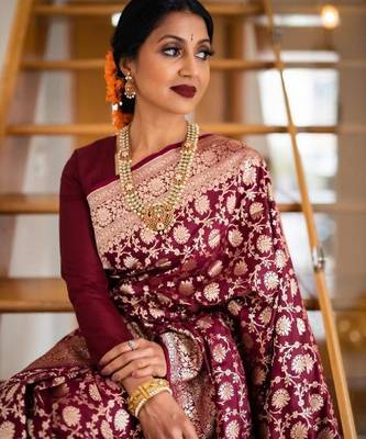 Maroon silk blend banarasi saree with unstitched blouse piece 4