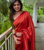 Red green silk blend banarasi saree with unstitched blouse piece
