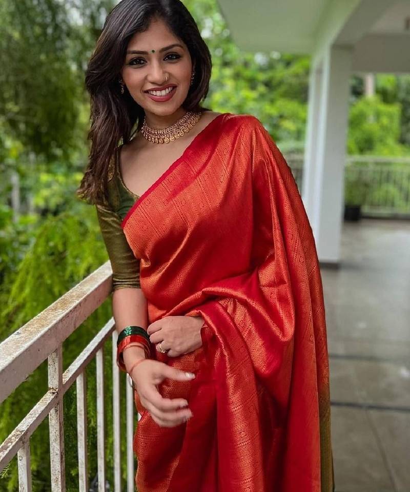 Red green soft silk blend banarasi jacuard work designer party wear saree with unstitched blouse piece