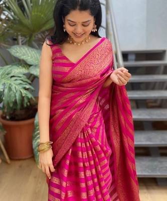 Pink silk blend banarasi saree with unstitched blouse piece 3