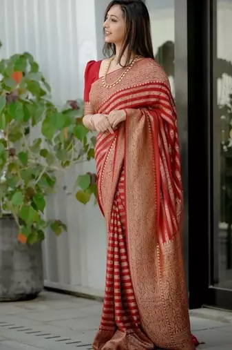 Red silk blend banarasi saree with unstitched blouse piece