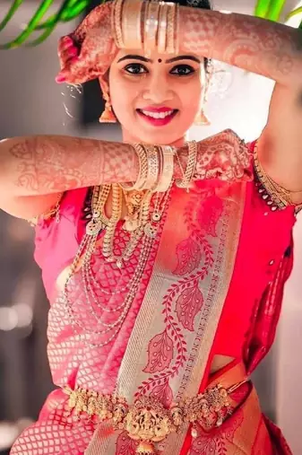 Pink silk blend banarasi saree with unstitched blouse piece