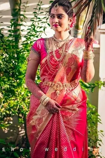 Pink silk blend banarasi saree with unstitched blouse piece