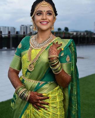 Parrot green silk blend banarasi saree with unstitched blouse piece 4