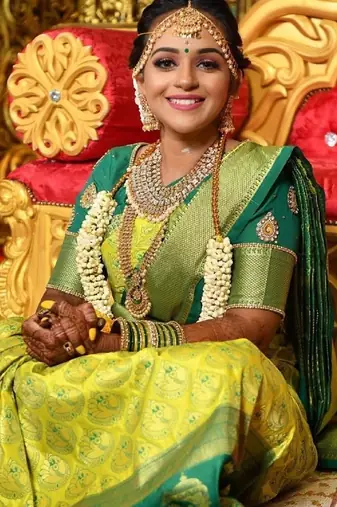 Parrot green silk blend banarasi saree with unstitched blouse piece