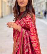 Red silk blend banarasi saree with unstitched blouse piece