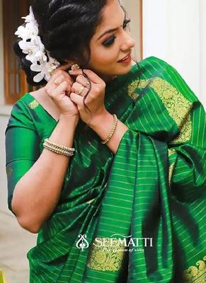 Green silk blend banarasi saree with unstitched blouse piece 5