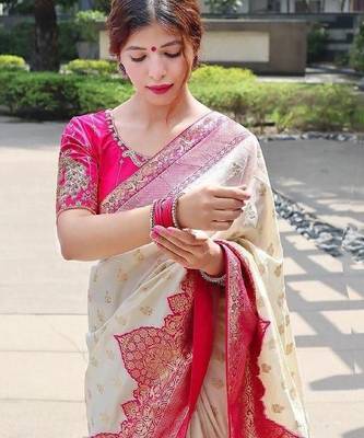 White pink silk blend banarasi saree with unstitched blouse piece 5