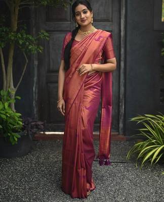 Rani pink silk blend banarasi saree with unstitched blouse piece 3