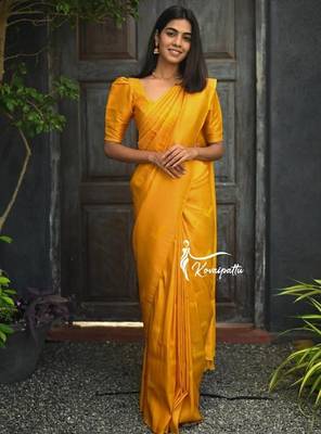 Yellow silk blend banarasi saree with unstitched blouse piece 3
