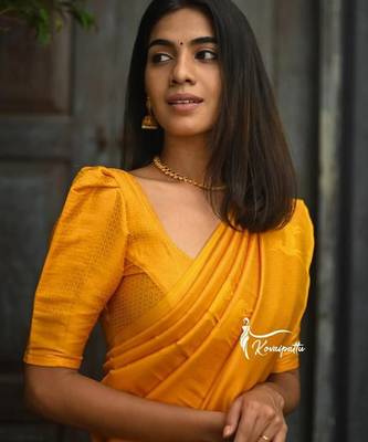 Yellow silk blend banarasi saree with unstitched blouse piece 4