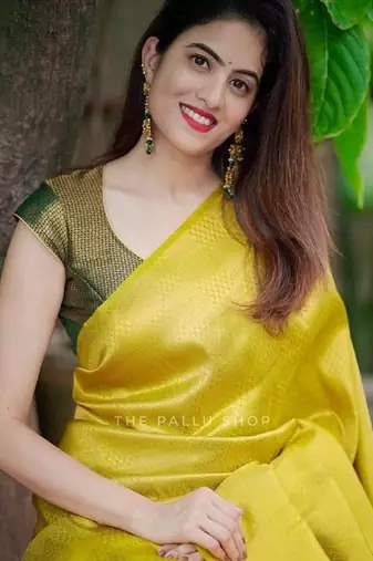 Yellow silk blend banarasi saree with unstitched blouse piece