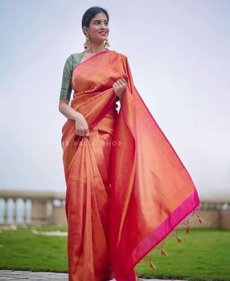 Red silk blend banarasi saree with unstitched blouse piece 2