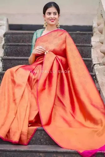 Red silk blend banarasi saree with unstitched blouse piece