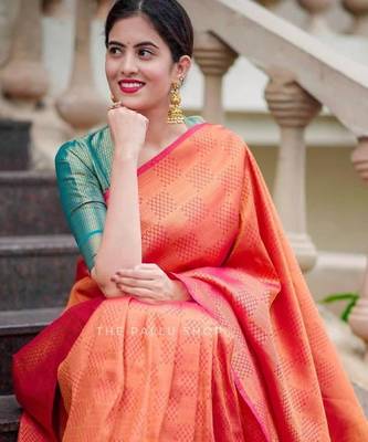Red silk blend banarasi saree with unstitched blouse piece 4