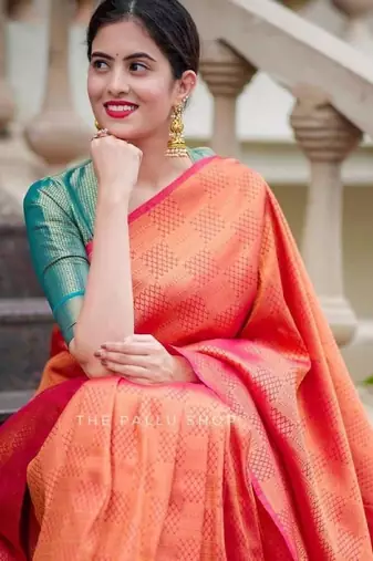 Red silk blend banarasi saree with unstitched blouse piece