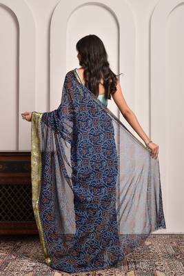 Navy blue georgette saree with bandhani print and zari border 5