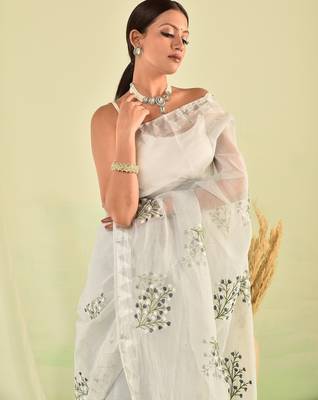 Grey hand embroidered floral kota doria saree 4
