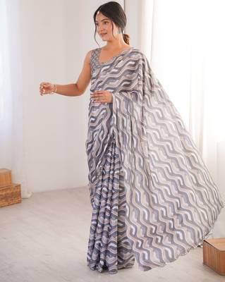 Chiffon digital print scallped border foil mirror work saree 3