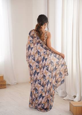 Chiffon digital print scallped border foil mirror work saree 4
