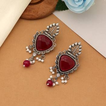 maroon stone oxidised silver dangle earrings 2