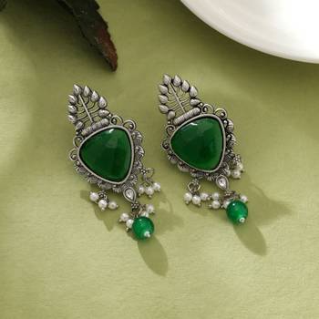 emerald stone oxidised silver dangle earrings 1