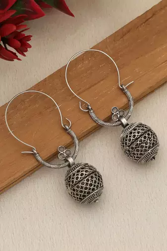 off white alloy earrings with stone drop design