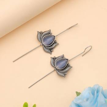 light pink alloy ear cuff with glass stone drop 1