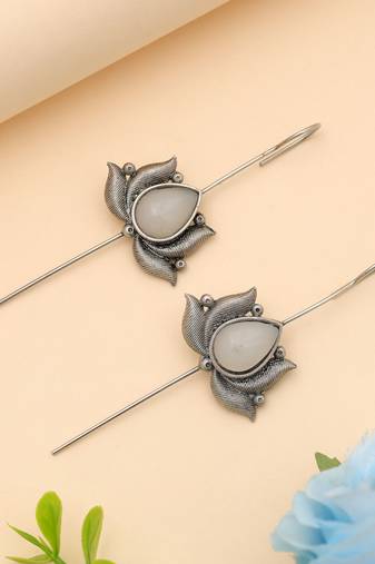 Silver color oxidised ear cuff