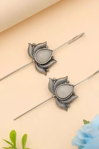 Silver color oxidised ear cuff