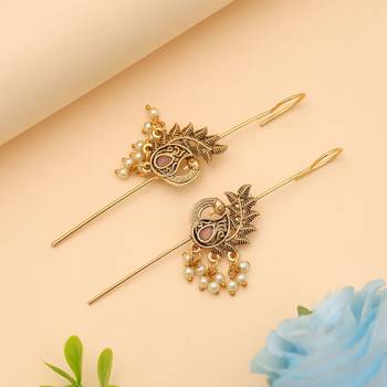 light pink alloy ear cuff with glass stone drop design 1