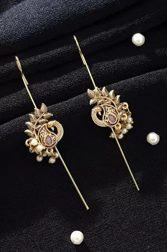 light pink alloy ear cuff with glass stone drop design