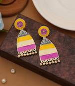 multi alloy earrings with gold dangle design