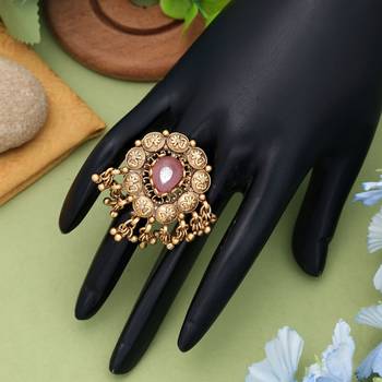 pink alloy ring with matte gold stone work 2