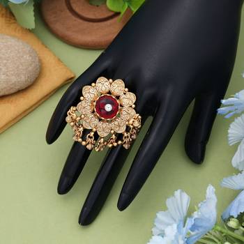 red alloy ring with matte gold stone work 2