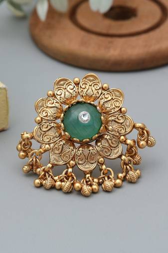 pista green alloy ring with matte gold stone work