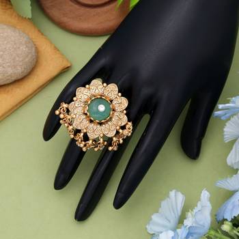 pista green alloy ring with matte gold stone work 2